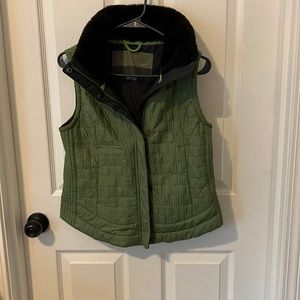 Nike quilted vest. Green with black faux fur